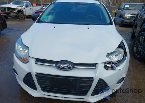 2013 Ford Focus S из США, поврежденный, VIN 1FADP3E21DL383921